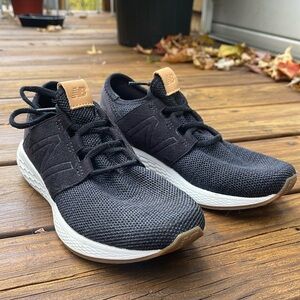 Like New- New Balance Sneakers size 7